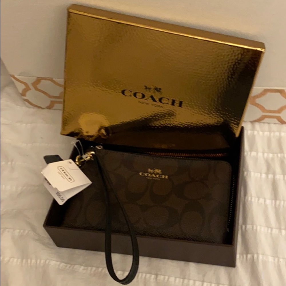 Wristlet